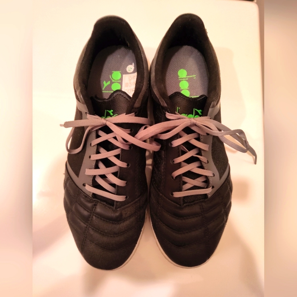 Diadora men's black turf soccer shoes